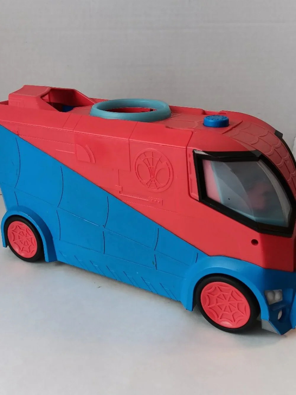 Marvel Spidey Web Transporter Playset -- Batteries Included!